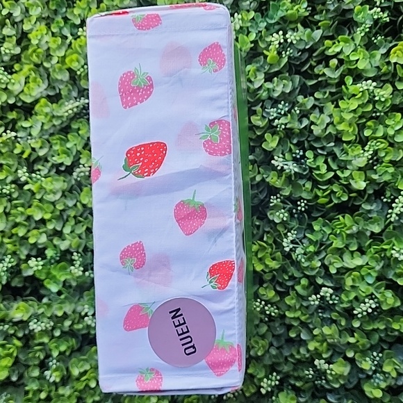 Kate Spade Green Strawberry Queen Sheet Set 100% Cotton Percale New - Picture 4 of 10